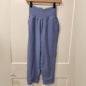 Old Navy Active Powersoft high waisted cropped joggers.